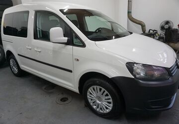 VW Caddy 261.135 km 7.990 &euro; Cottbus 03042