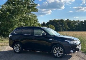 Mitsubishi Plug-in Hybrid Outlander 251.000 km 10.200 &euro; Cottbus 03044