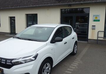 Dacia Sandero 33.007 km 12.485 &euro; Jaenschwalde 03197