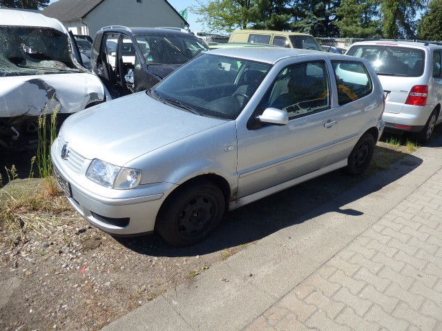 VW Polo 331.133 km 599 &euro; Jaenschwalde 03197
