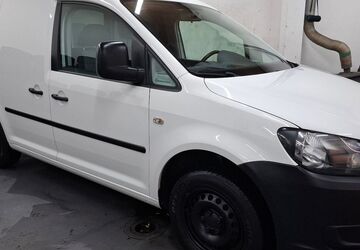 VW Caddy 211.046 km 7.490 &euro; Cottbus 03042