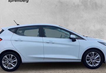 Ford Fiesta 27.200 km 16.450 &euro; Spremberg (bei Cottbus) 03130