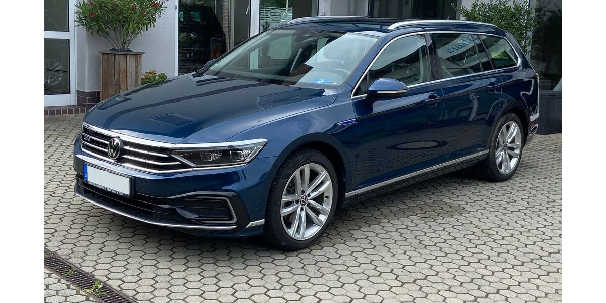 VW Passat Variant 53.400 km 25.300 &euro; Calau 03205
